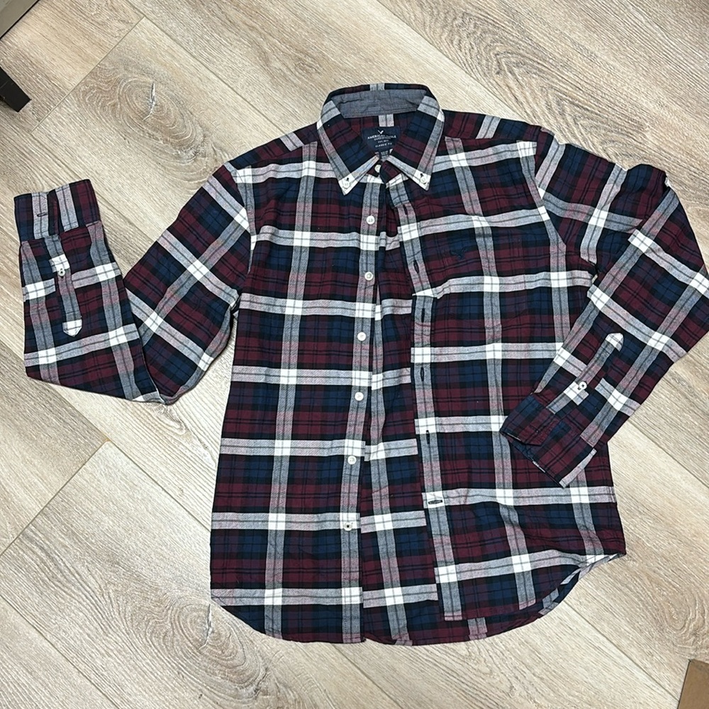Plaid long sleeve button down shirt